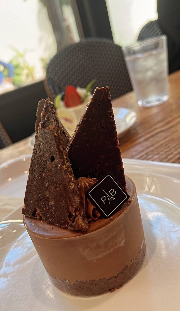 Chocolate mousse dessert